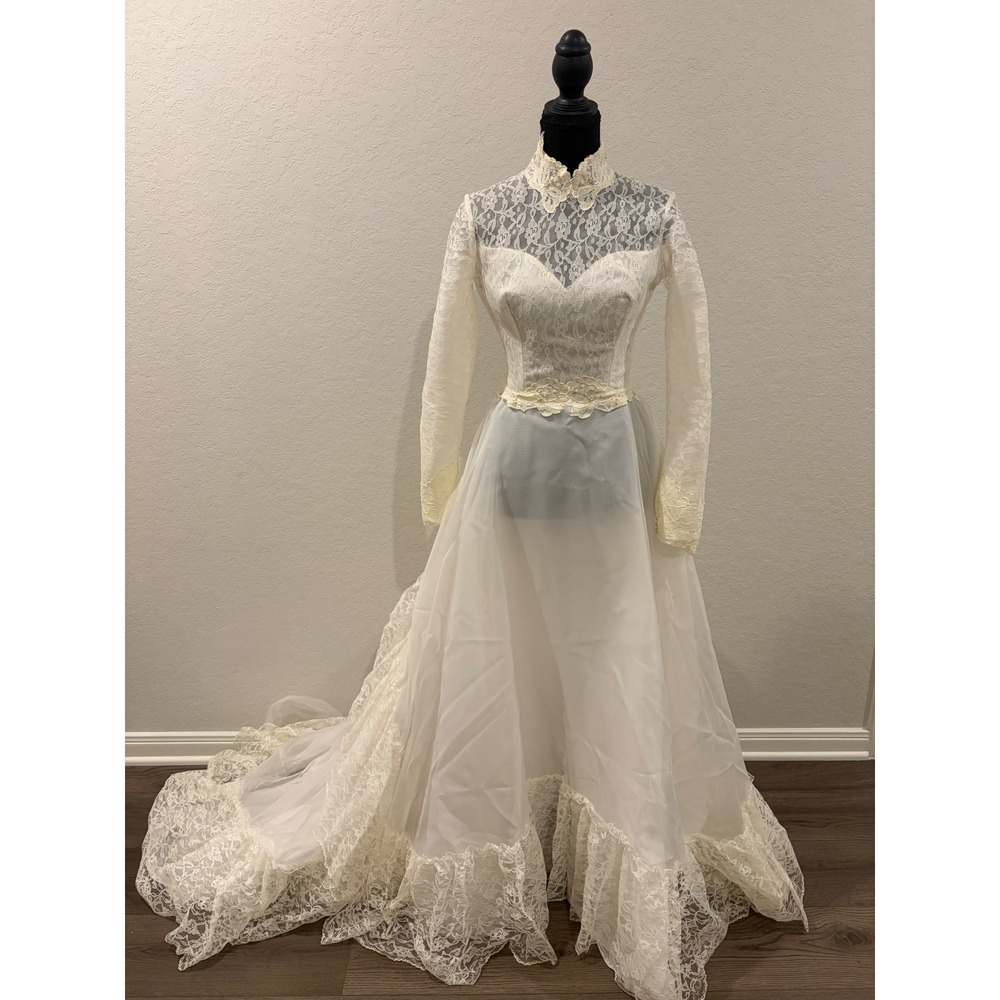 Vintage Lace Victorian Wedding Dress High Neck Long Sleeve Cathedral Train Cream